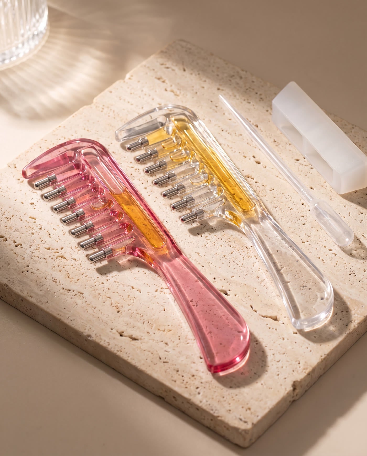 HAMEA ROOT RITUAL Scalp Applicator in Rosé und Kristallklar mit 7 Metallspitzen