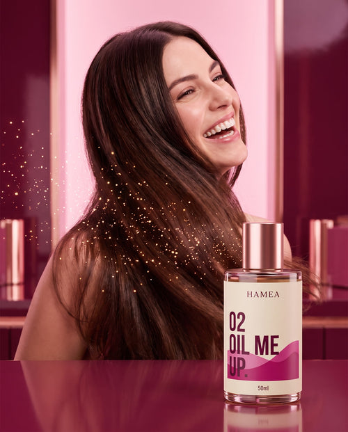 Frau mit glänzendem Haar und HAMEA OIL ME UP